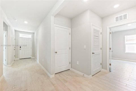 Villa ou maison à louer à LaBelle, Floride: 4 chambres, 169.83 m2 № 2397612 - photo 11