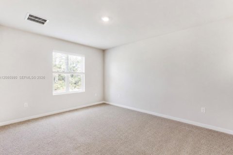 Villa ou maison à louer à LaBelle, Floride: 4 chambres, 169.83 m2 № 2397612 - photo 8