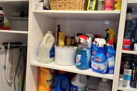 Condo in North Miami Beach, Florida, 2 bedrooms  № 2021478 - photo 21