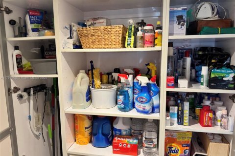 Condo in North Miami Beach, Florida, 2 bedrooms  № 2021478 - photo 22