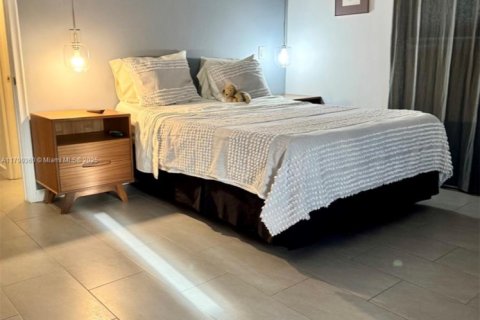 Condo in North Miami Beach, Florida, 2 bedrooms  № 2021478 - photo 24