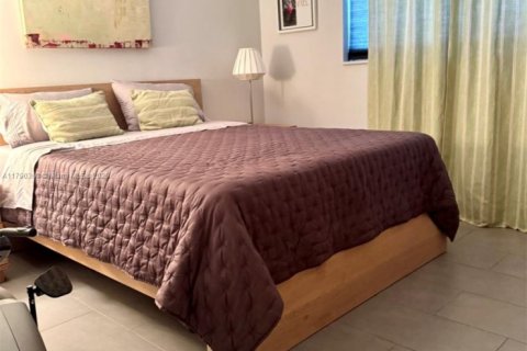 Condo in North Miami Beach, Florida, 2 bedrooms  № 2021478 - photo 19