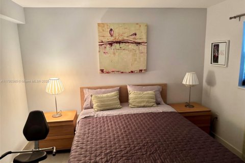 Condo in North Miami Beach, Florida, 2 bedrooms  № 2021478 - photo 18