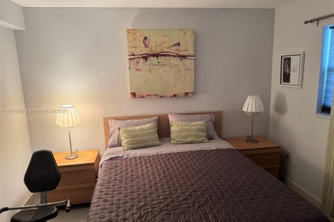 Condo in North Miami Beach, Florida, 2 bedrooms  № 2021478 - photo 20