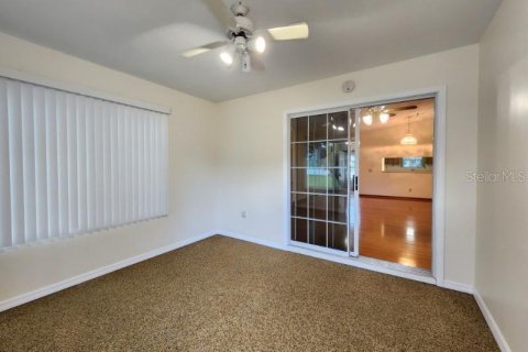 Casa en venta en Zephyrhills, Florida, 2 dormitorios, 132.94 m2 № 1854358 - foto 7