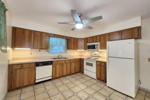 Casa en venta en Zephyrhills, Florida, 2 dormitorios, 132.94 m2 № 1854358 - foto 8