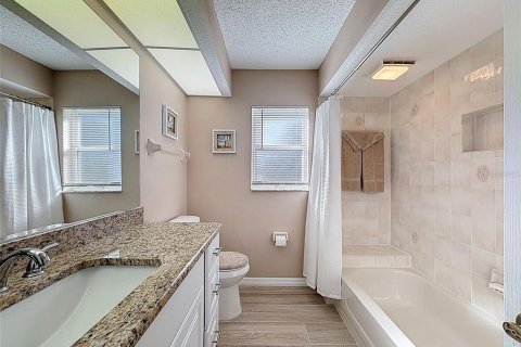 Casa en venta en Weeki Wachee, Florida, 3 dormitorios, 194.17 m2 № 2144867 - foto 23