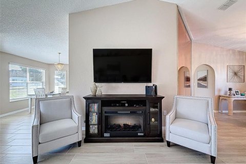 Casa en venta en Weeki Wachee, Florida, 3 dormitorios, 194.17 m2 № 2144867 - foto 7