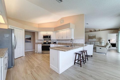 Casa en venta en Weeki Wachee, Florida, 3 dormitorios, 194.17 m2 № 2144867 - foto 10
