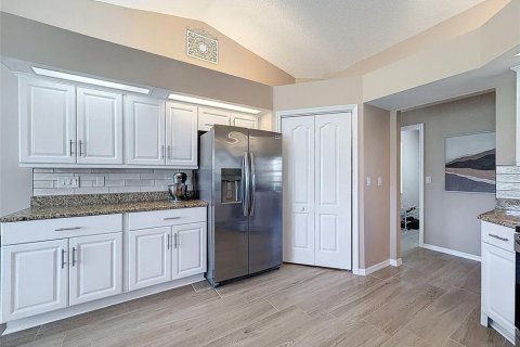 Casa en venta en Weeki Wachee, Florida, 3 dormitorios, 194.17 m2 № 2144867 - foto 9