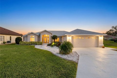 Casa en Weeki Wachee, Florida 3 dormitorios, 194.17 m2 № 2144867