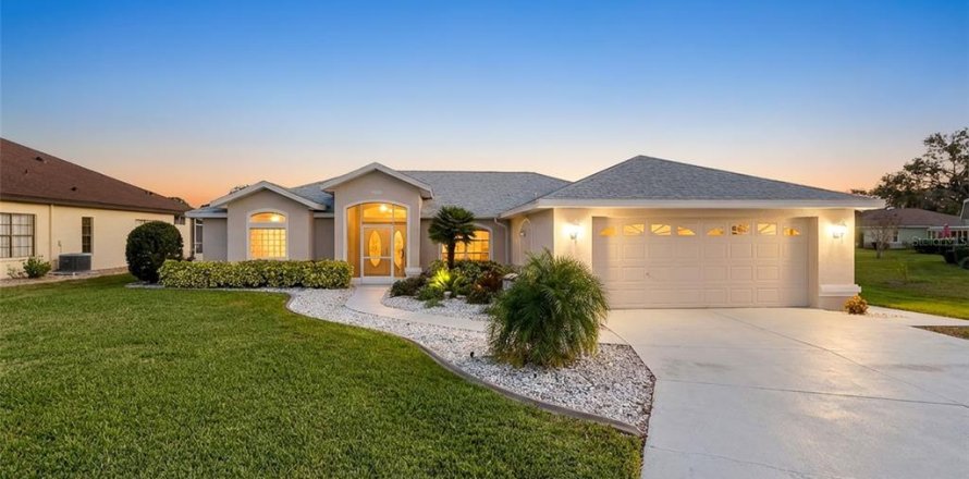 Casa en Weeki Wachee, Florida 3 dormitorios, 194.17 m2 № 2144867