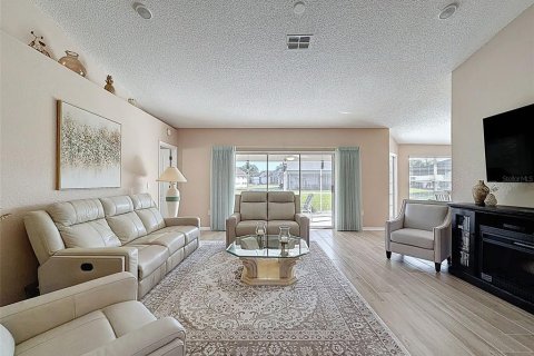 Casa en venta en Weeki Wachee, Florida, 3 dormitorios, 194.17 m2 № 2144867 - foto 5