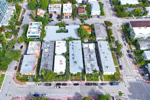 Commercial property in Miami Beach, Florida 7.06 sq.m. № 1989610 - photo 9