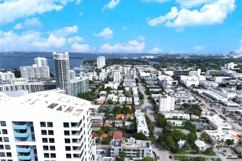 Commercial property in Miami Beach, Florida 7.06 sq.m. № 1989610 - photo 11