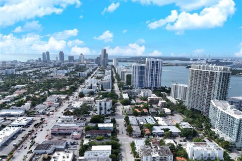 Commercial property in Miami Beach, Florida 7.06 sq.m. № 1989610 - photo 10