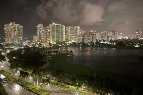 Condo in Aventura, Florida, 2 bedrooms  № 1729498 - photo 9