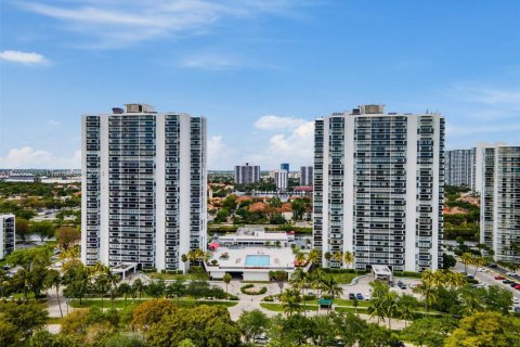Condo in Aventura, Florida, 2 bedrooms  № 1729498 - photo 3