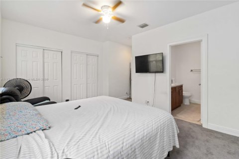 Townhouse in Miramar, Florida 2 bedrooms, 120.4 sq.m. № 1700714 - photo 22