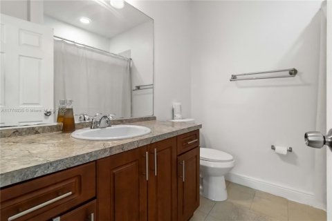 Townhouse in Miramar, Florida 2 bedrooms, 120.4 sq.m. № 1700714 - photo 24