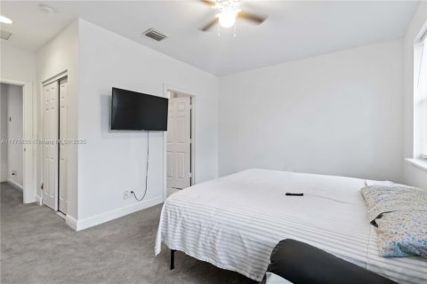 Townhouse in Miramar, Florida 2 bedrooms, 120.4 sq.m. № 1700714 - photo 21