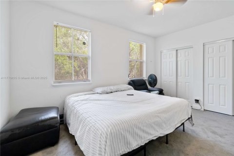 Townhouse in Miramar, Florida 2 bedrooms, 120.4 sq.m. № 1700714 - photo 23