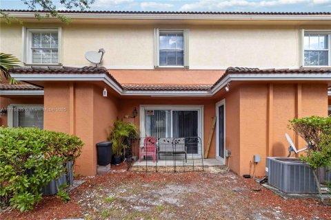 Townhouse in Miramar, Florida 2 bedrooms, 120.4 sq.m. № 1700714 - photo 28
