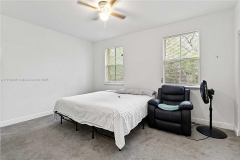 Townhouse in Miramar, Florida 2 bedrooms, 120.4 sq.m. № 1700714 - photo 20