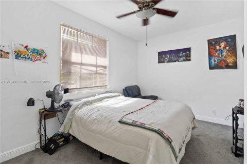 Townhouse in Miramar, Florida 2 bedrooms, 120.4 sq.m. № 1700714 - photo 15
