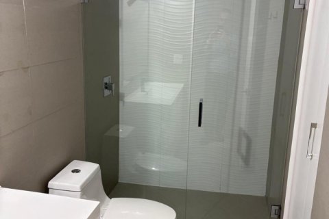 Condominio en alquiler en Sunny Isles Beach, Florida, 1 dormitorio, 93.37 m2 № 2387255 - foto 12