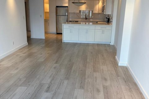 Condominio en alquiler en Sunny Isles Beach, Florida, 1 dormitorio, 93.37 m2 № 2387255 - foto 2