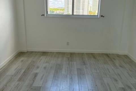 Condominio en alquiler en Sunny Isles Beach, Florida, 1 dormitorio, 93.37 m2 № 2387255 - foto 6
