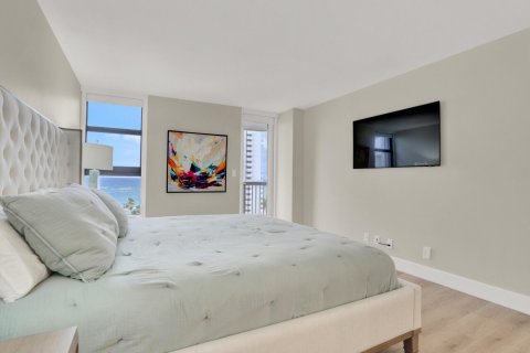 Condo in Pompano Beach, Florida, 2 bedrooms  № 2084135 - photo 23