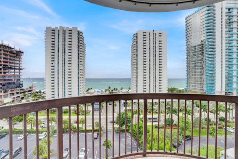 Condo in Pompano Beach, Florida, 2 bedrooms  № 2084135 - photo 17