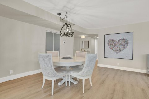 Condo in Pompano Beach, Florida, 2 bedrooms  № 2084135 - photo 6