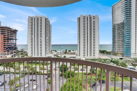 Condo in Pompano Beach, Florida, 2 bedrooms  № 2084135 - photo 14