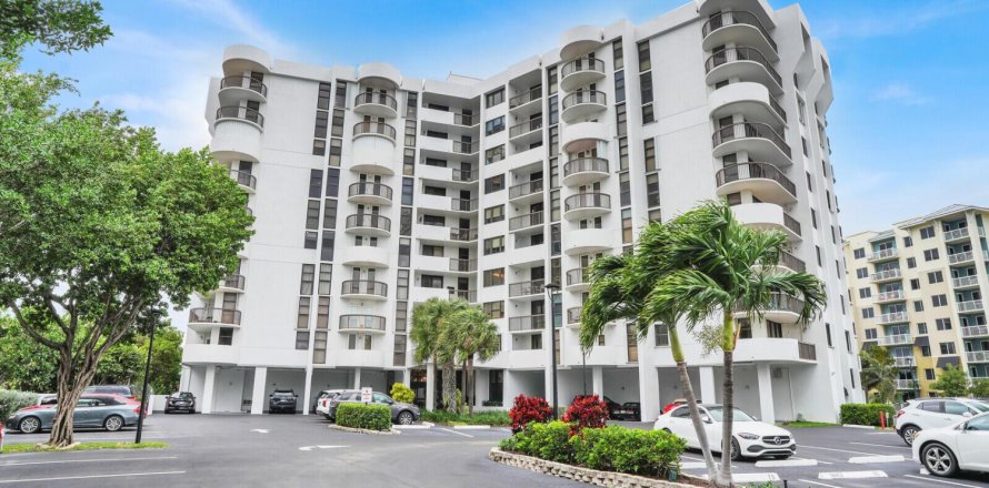 Condo in Pompano Beach, Florida, 2 bedrooms  № 2084135