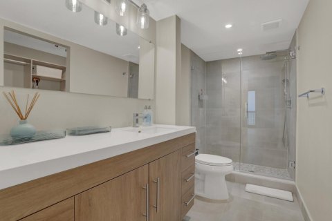 Condo in Pompano Beach, Florida, 2 bedrooms  № 2084135 - photo 24