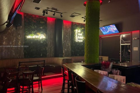 Propiedad comercial en venta en Miami Beach, Florida № 2077274 - foto 8