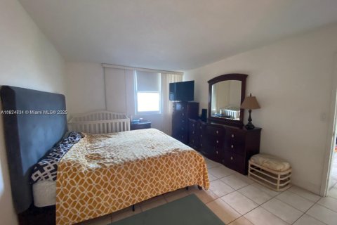 Copropriété à louer à Hallandale Beach, Floride: 1 chambre, 83.24 m2 № 1925870 - photo 8