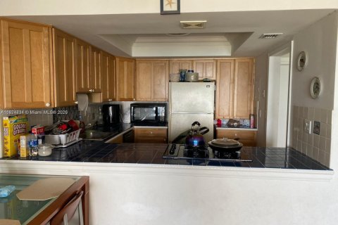 Copropriété à louer à Hallandale Beach, Floride: 1 chambre, 83.24 m2 № 1925870 - photo 2