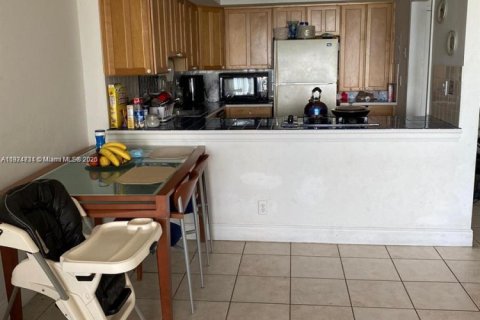 Copropriété à louer à Hallandale Beach, Floride: 1 chambre, 83.24 m2 № 1925870 - photo 5