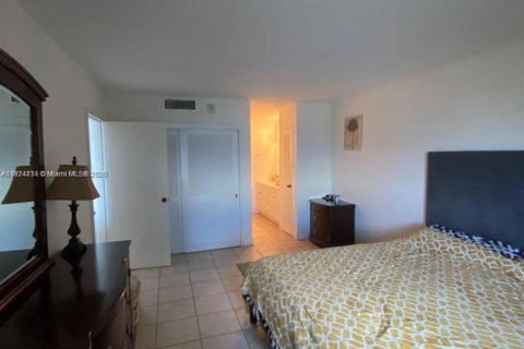 Copropriété à louer à Hallandale Beach, Floride: 1 chambre, 83.24 m2 № 1925870 - photo 10