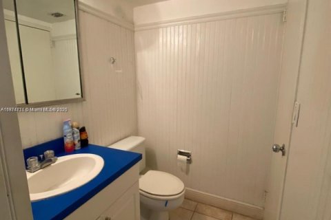 Copropriété à louer à Hallandale Beach, Floride: 1 chambre, 83.24 m2 № 1925870 - photo 14
