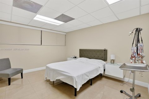 Купить коммерческую недвижимость в Майами, Флорида № 2035921 - фото 7