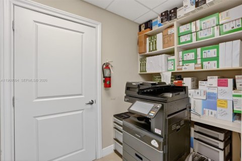 Купить коммерческую недвижимость в Майами, Флорида № 2035921 - фото 23