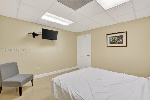 Купить коммерческую недвижимость в Майами, Флорида № 2035921 - фото 13