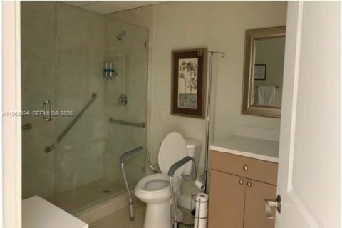 Купить коммерческую недвижимость в Майами, Флорида № 2035921 - фото 3