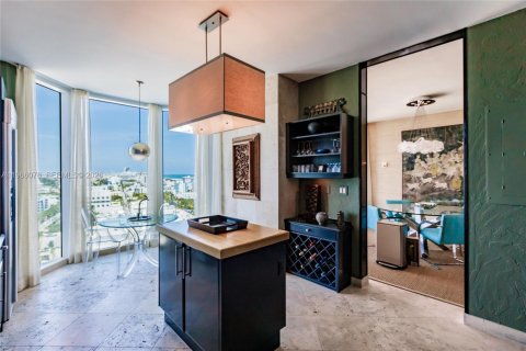 Снять в аренду кондоминиум в Майами-Бич, Флорида 2 спальни, 189.52м2, № 2027883 - фото 15