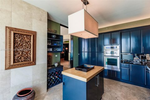 Снять в аренду кондоминиум в Майами-Бич, Флорида 2 спальни, 189.52м2, № 2027883 - фото 17